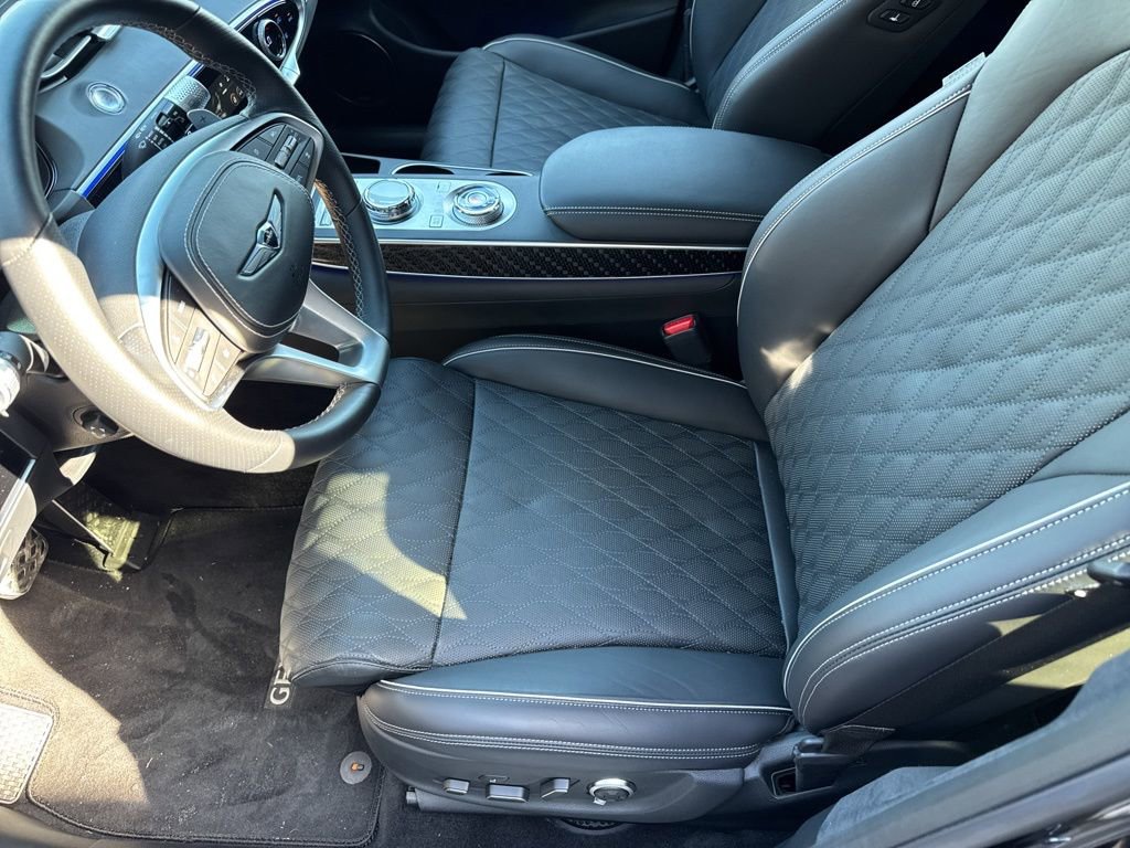 Used 2025 Genesis GV70 3.5T Sport w/ Sport Prestige Package image 15