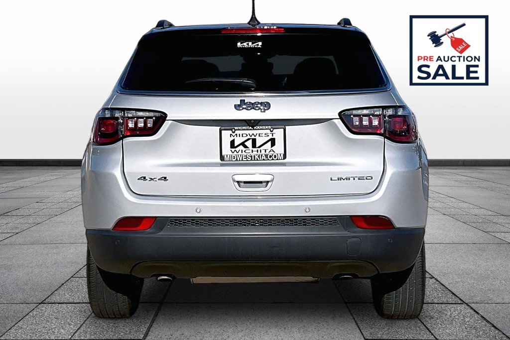 Used 2025 Jeep Compass Limited AWD/4WD image 4