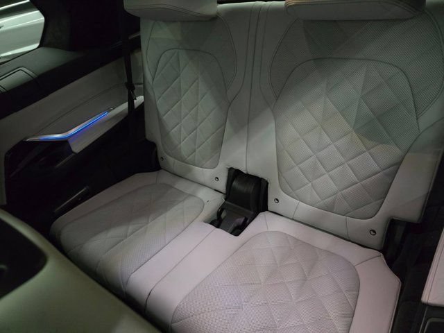 Used 2023 BMW X7 xDrive40i w/ Executive Package AWD/4WD image 33