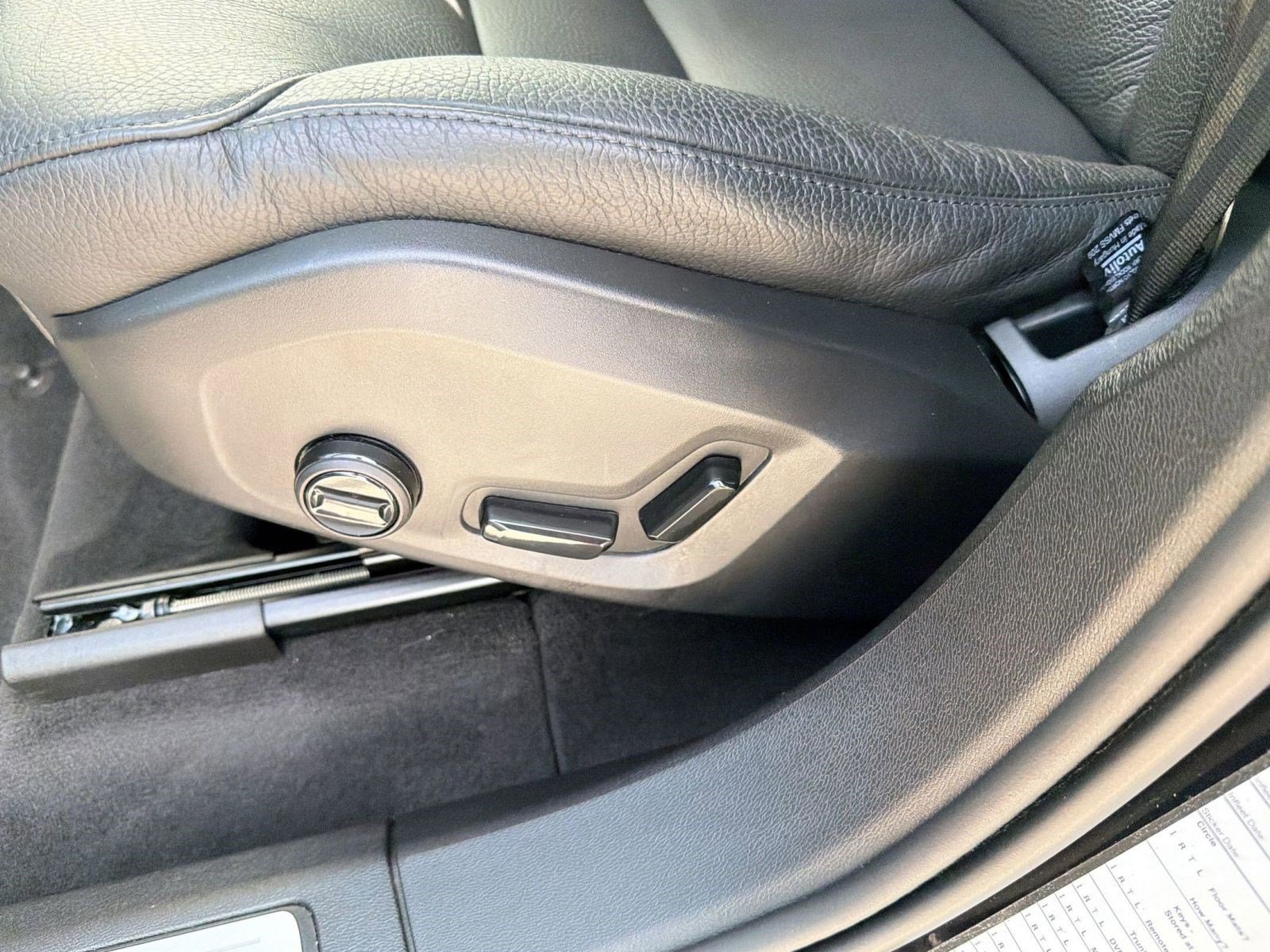 Certified 2025 Volvo XC60 B5 Plus image 13