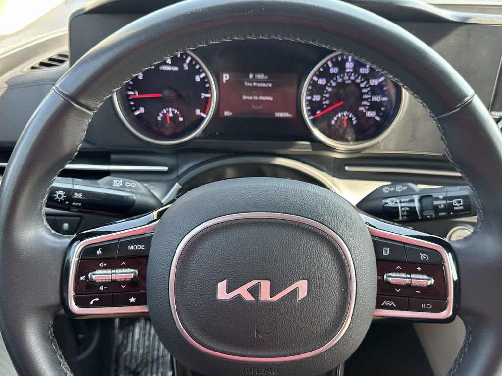 New 2024 Kia Carnival LX FWD image 19