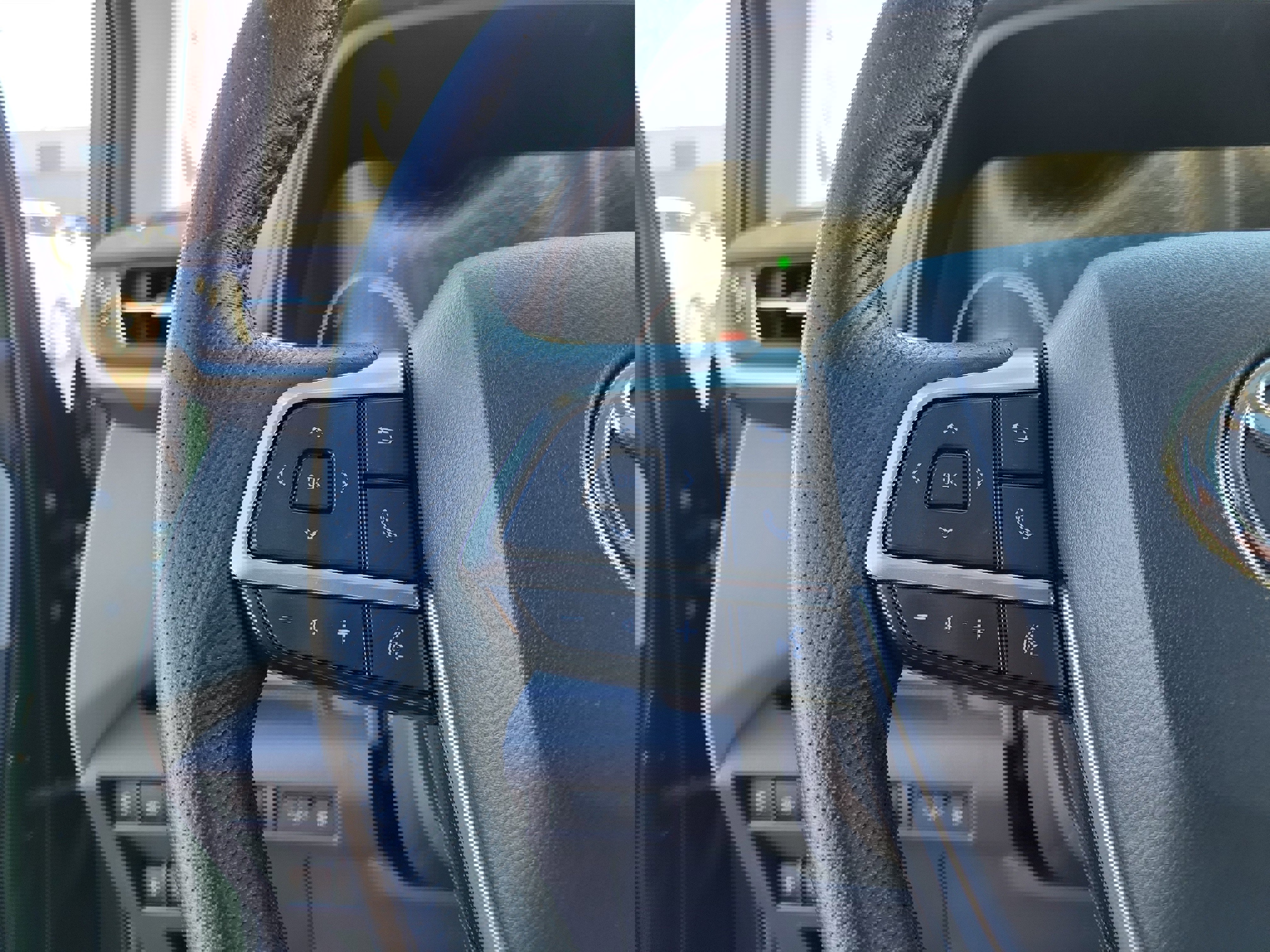 Used 2024 Toyota Sienna Limited image 22