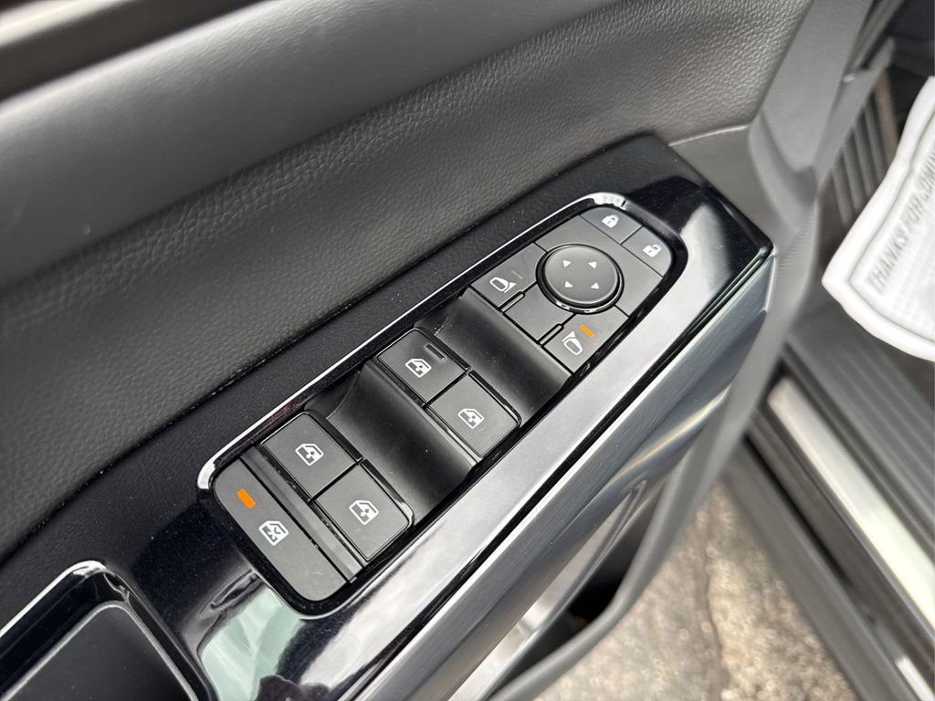 Used 2023 Nissan Pathfinder SL w/ Lighting Package (N92) AWD/4WD image 38