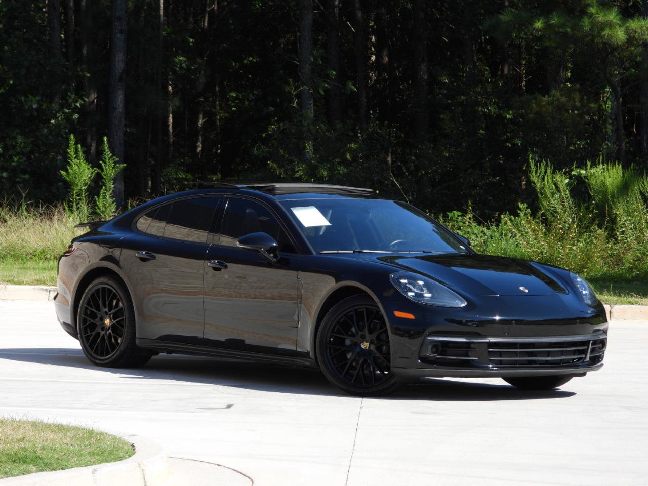 Used 2017 Porsche Panamera RWD image 21