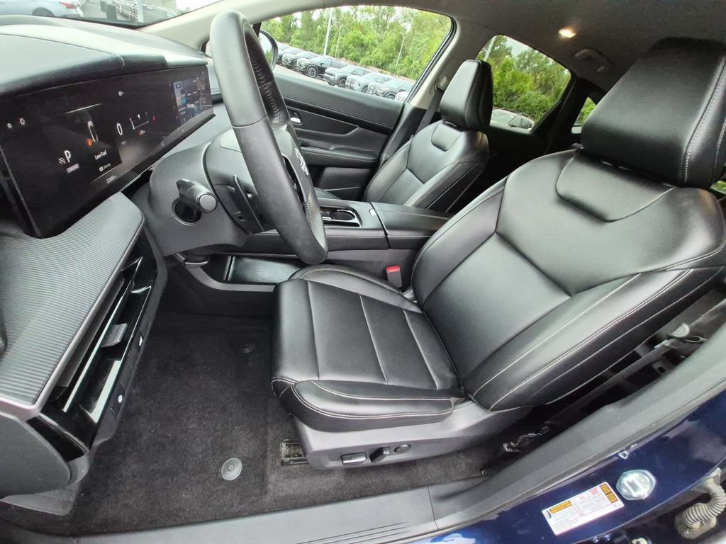 Used 2025 Nissan Murano SV AWD/4WD image 11