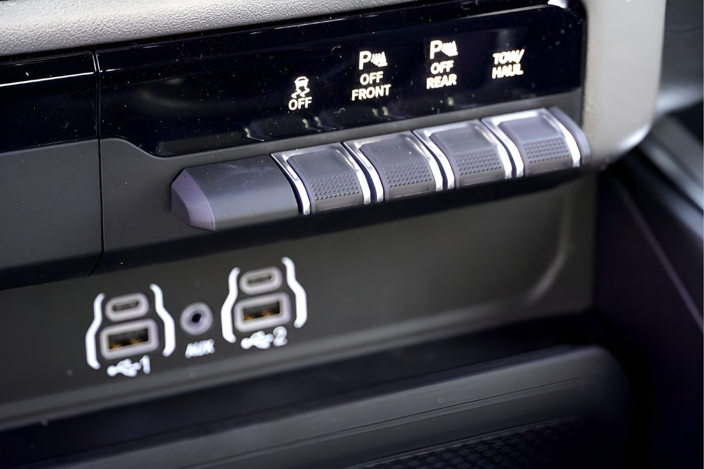 New 2026 RAM 1500 Lone Star AWD/4WD image 17