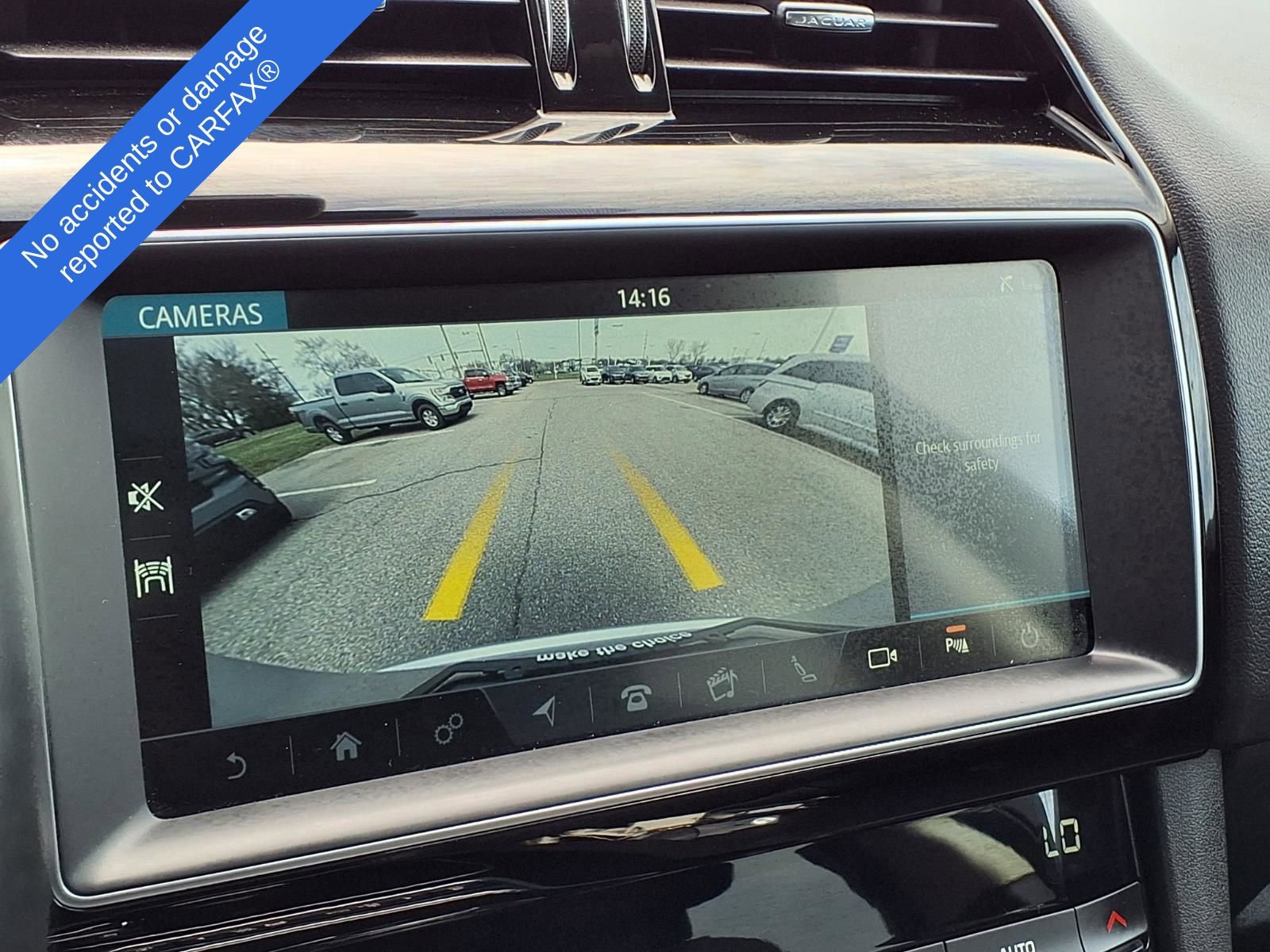 Used 2019 Jaguar F-PACE Premium image 24