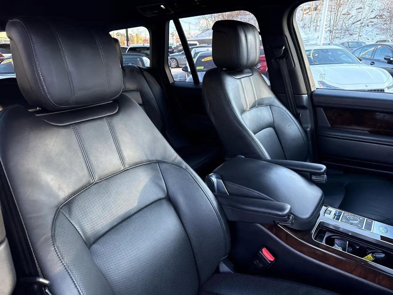 Used 2020 Land Rover Range Rover HSE image 48