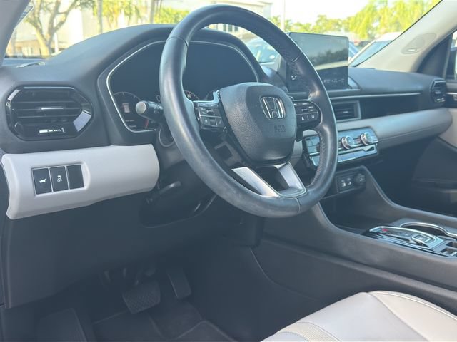 Used 2024 Honda Pilot Touring image 12