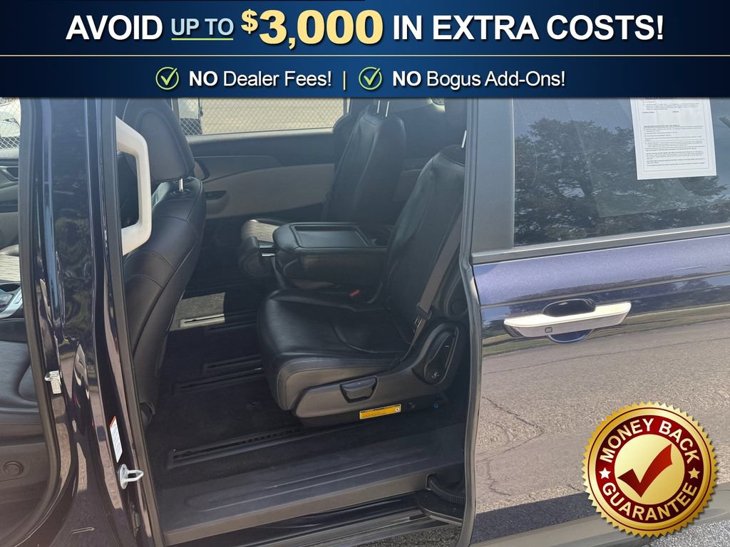 Used 2023 Kia Carnival LX FWD image 28