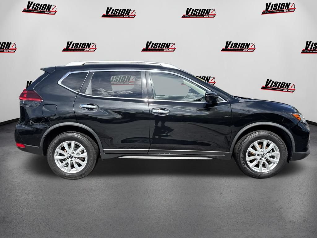 Used 2018 Nissan Rogue SV w/ Sun & Sound Touring Package AWD/4WD image 4