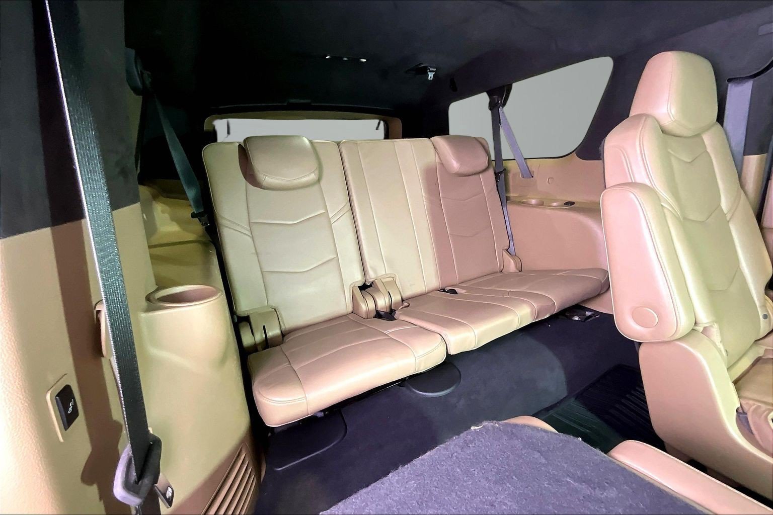 Used 2018 Cadillac Escalade ESV Platinum AWD/4WD image 25