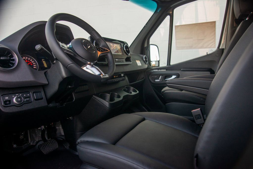 New 2025 Mercedes-Benz Sprinter 2500 image 32