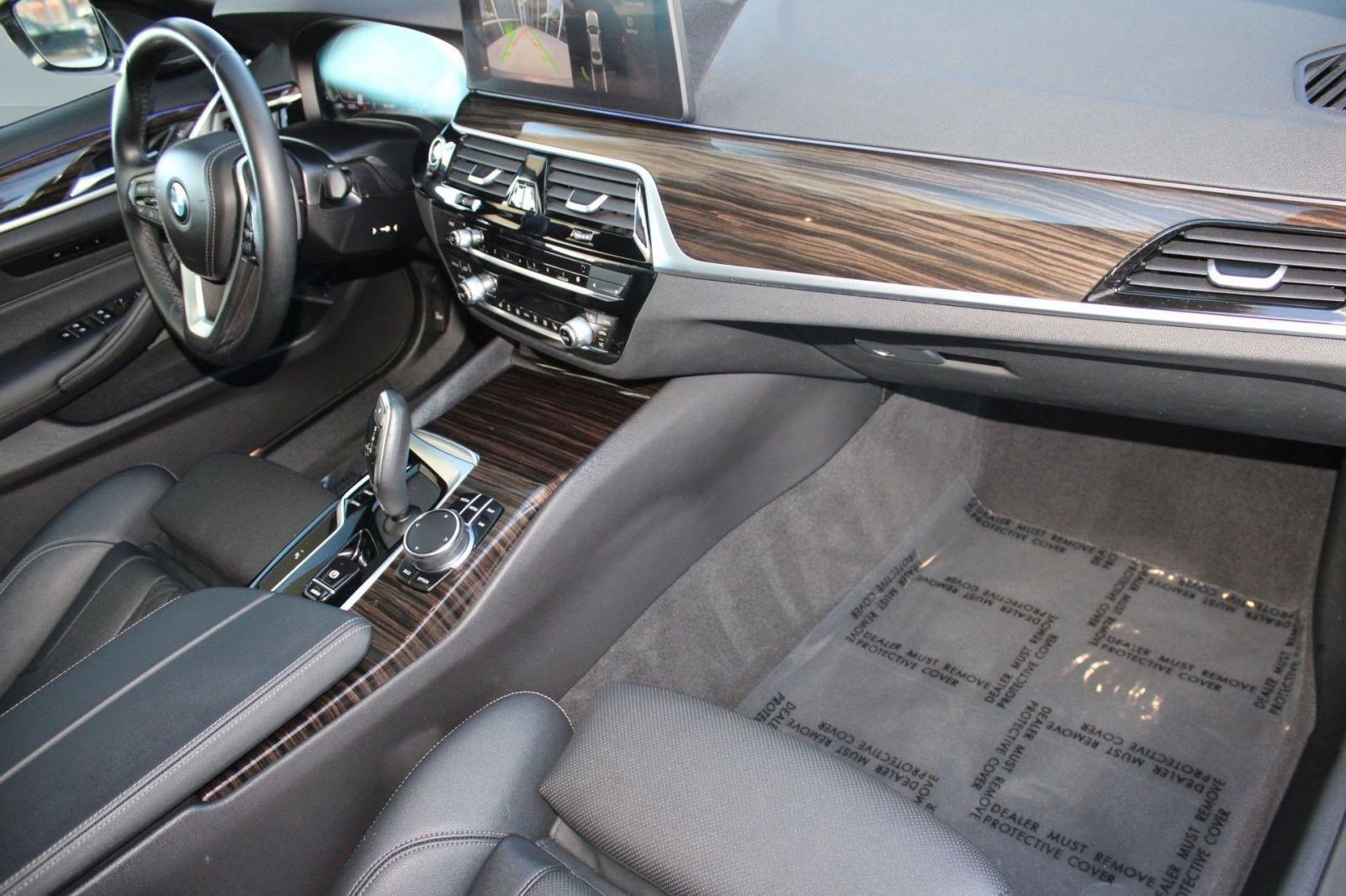 Used 2023 BMW 530i w/ Premium Package image 34