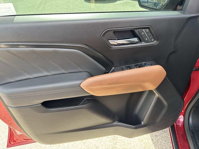 Used 2025 GMC Canyon AT4 w/ AT4 Premium Package image 16