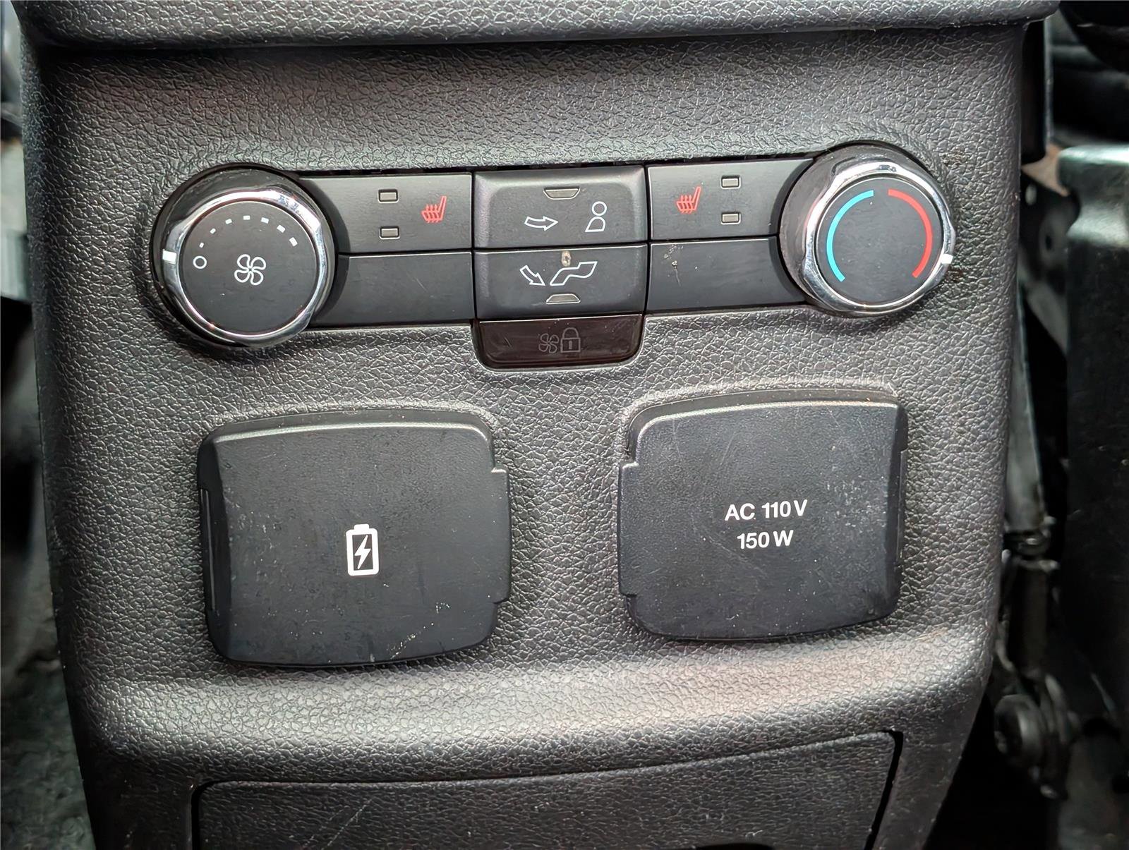 Used 2017 Ford Explorer Platinum image 16