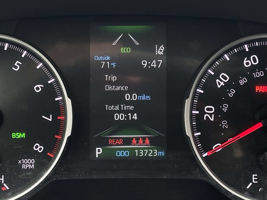 Used 2022 Toyota RAV4 XLE AWD/4WD image 15