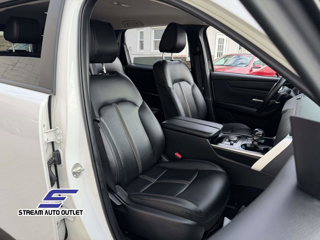 Used 2024 MAZDA CX-90 3.3 Turbo w/ Select Package image 13