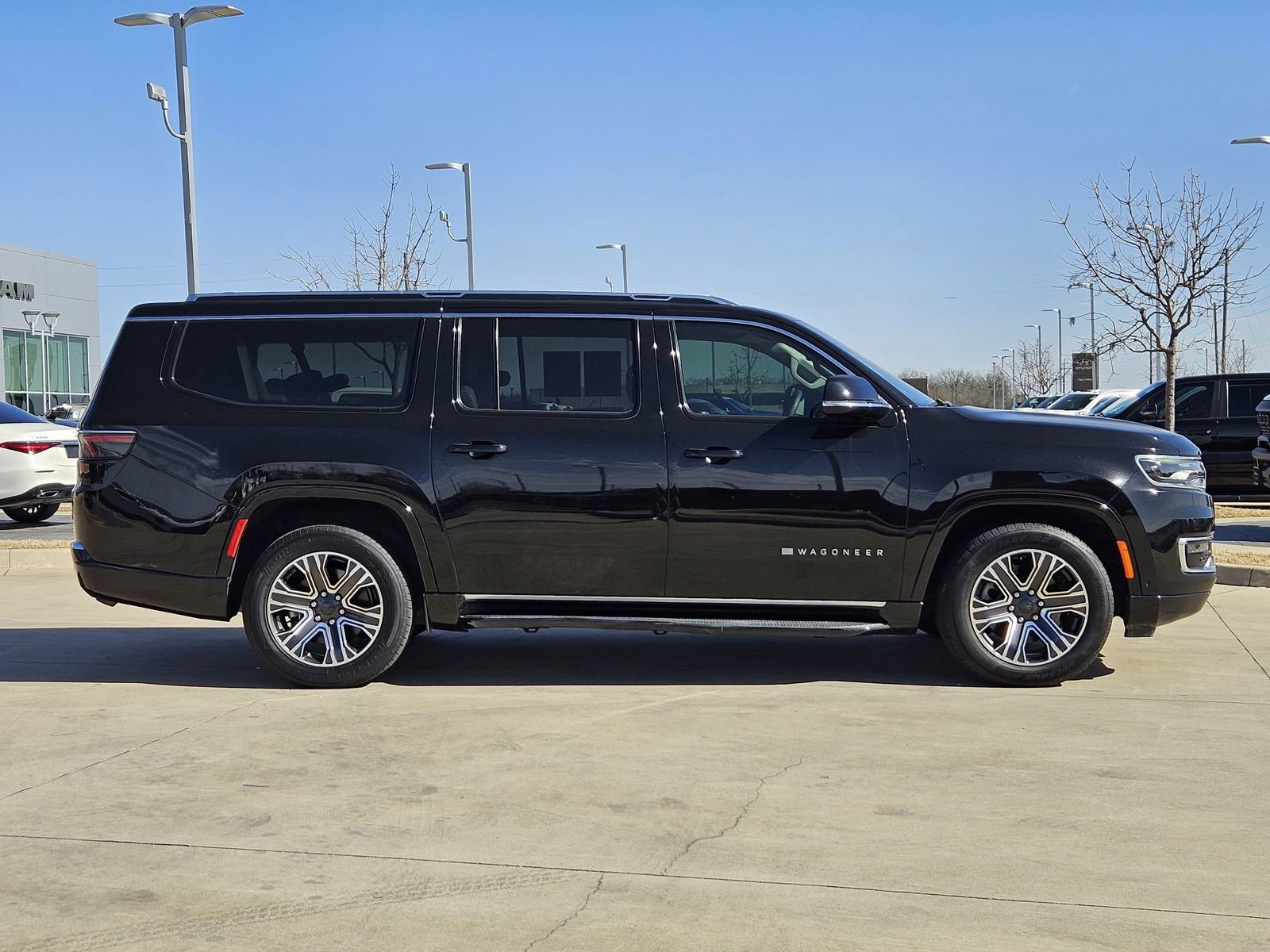 Used 2024 Jeep Wagoneer L Series II w/ Flexible Seating Group image 7