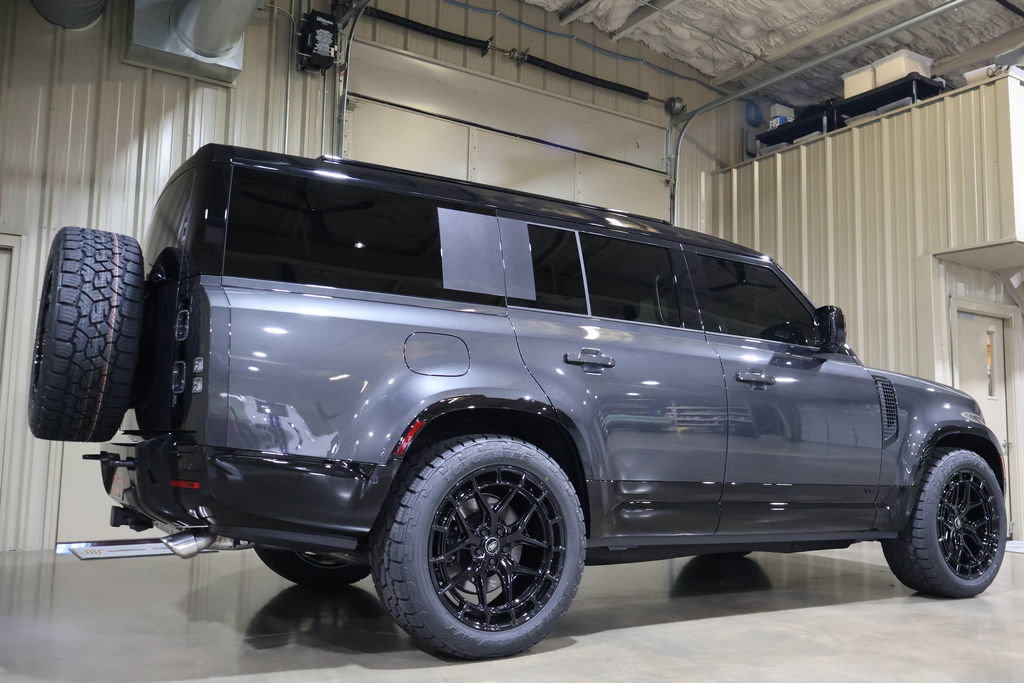 Used 2025 Land Rover Defender 130 V8 image 59