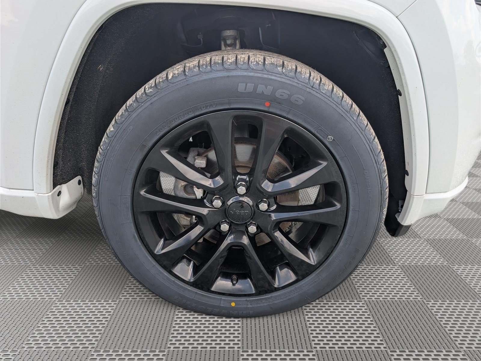 Used 2020 Jeep Grand Cherokee Altitude AWD/4WD image 9