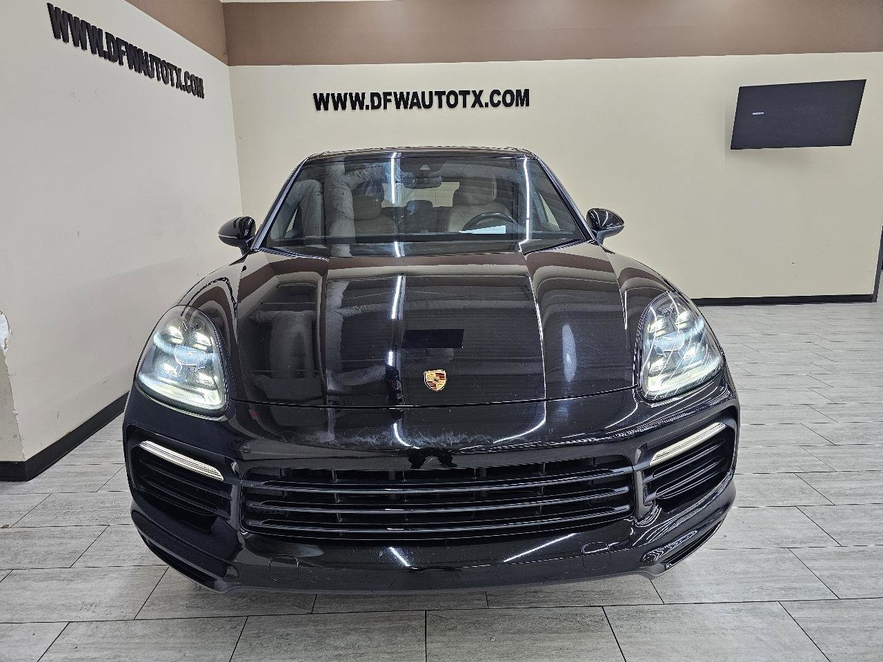 Used 2020 Porsche Cayenne AWD/4WD image 3