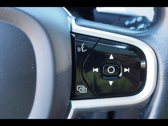 Used 2022 Volvo XC60 B5 Inscription w/ Protection Package Premier FWD image 27