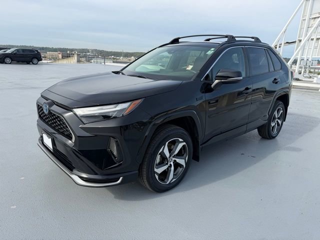 Used 2022 Toyota RAV4 SE w/ Weather & Moonroof Package AWD/4WD image 7