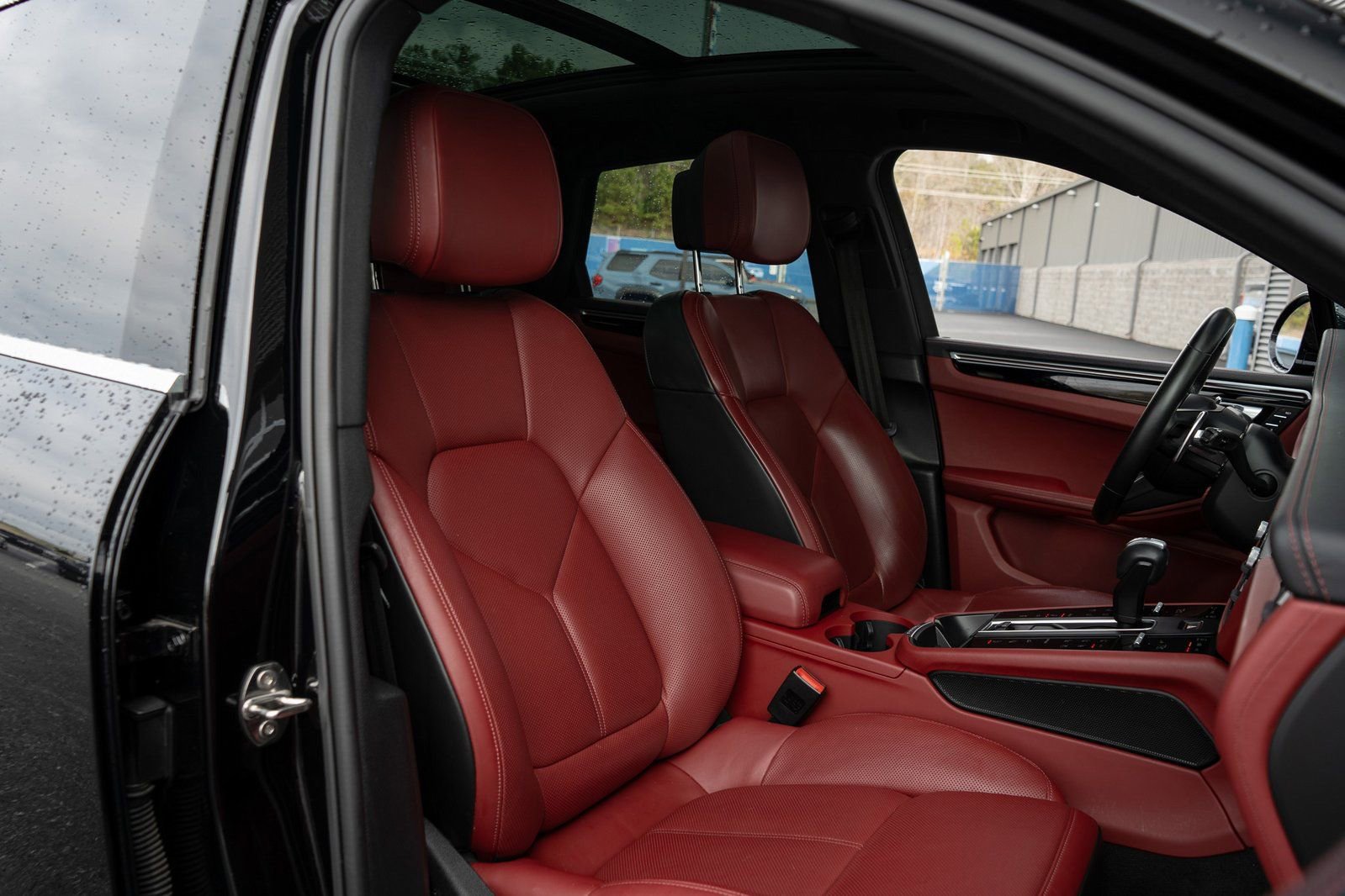 Used 2022 Porsche Macan S w/ Premium Package Plus image 43