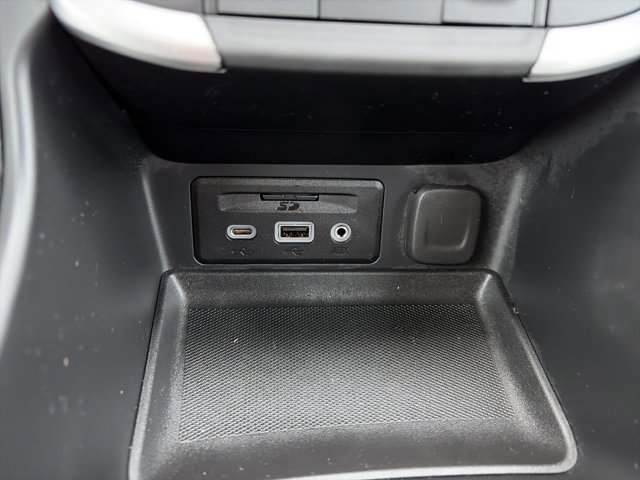 Used 2024 GMC Terrain SLT w/ Infotainment Package II image 23