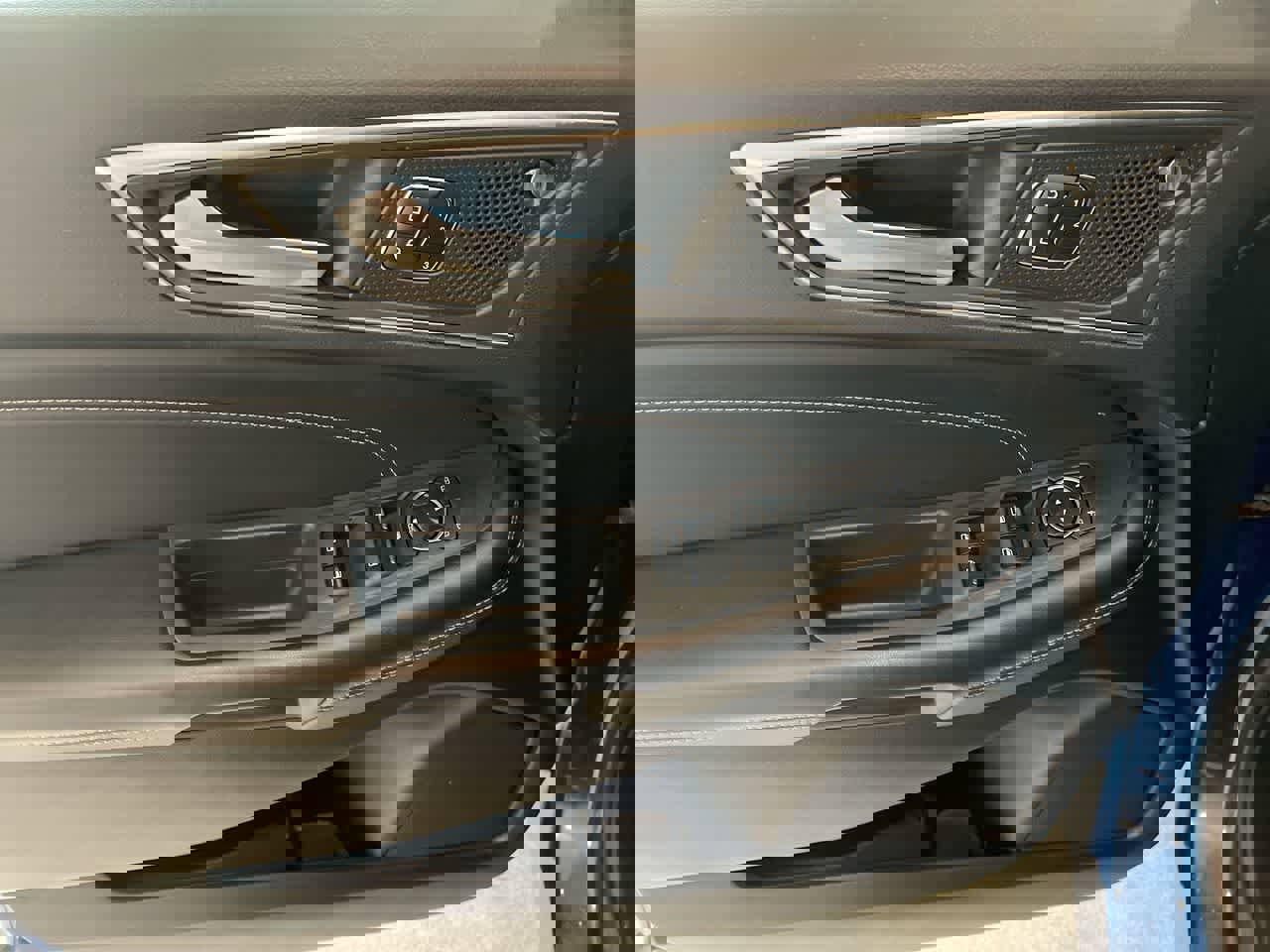 Used 2023 Ford Edge Titanium image 13