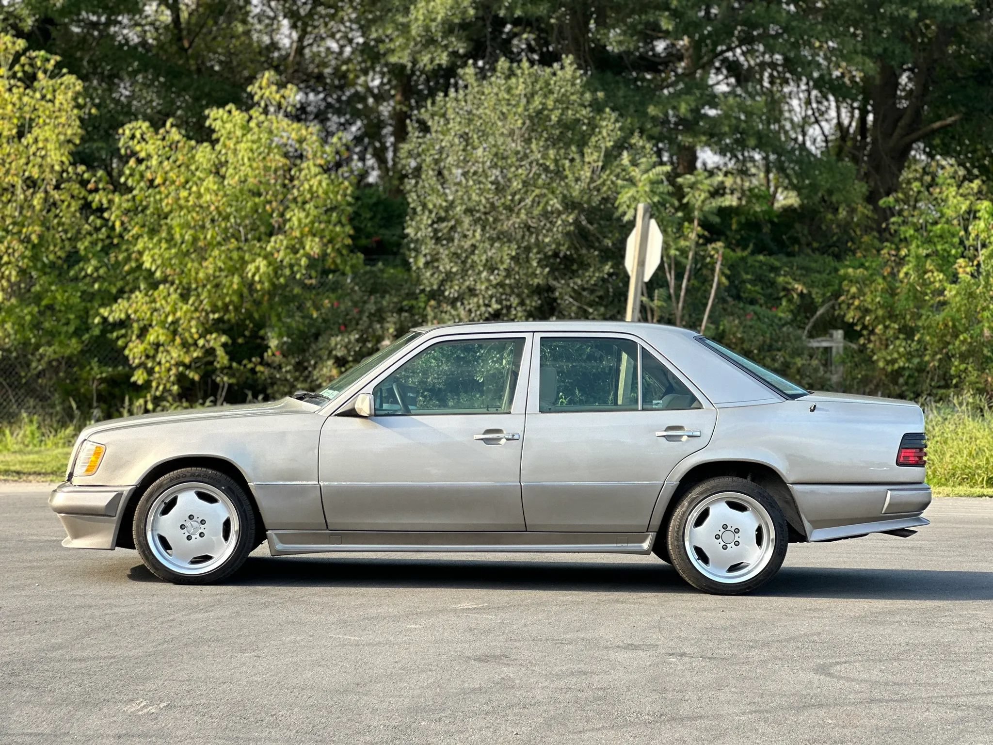 Used 1994 Mercedes-Benz E 320 Sedan image 45