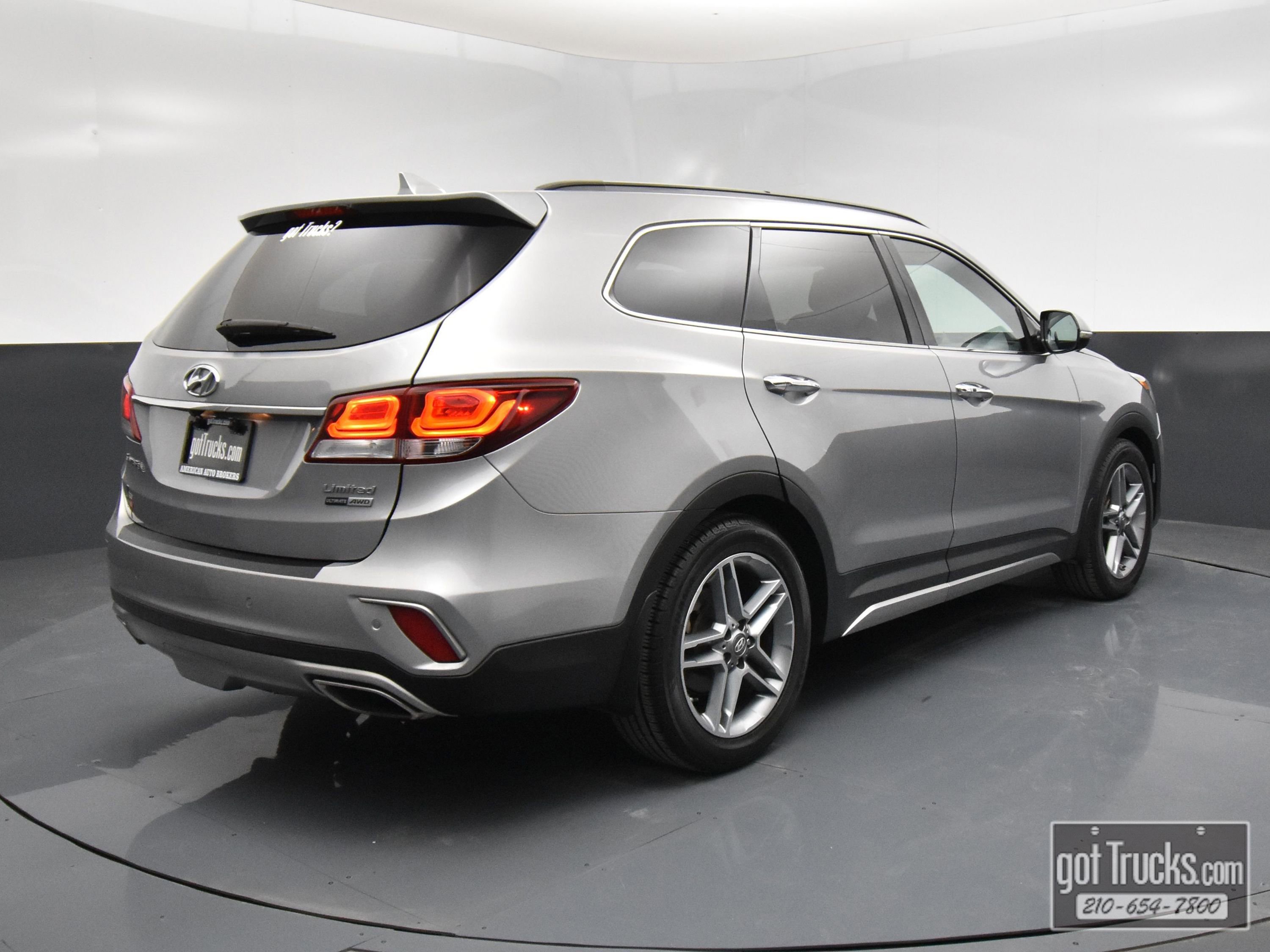Used 2017 Hyundai Santa Fe Limited image 48