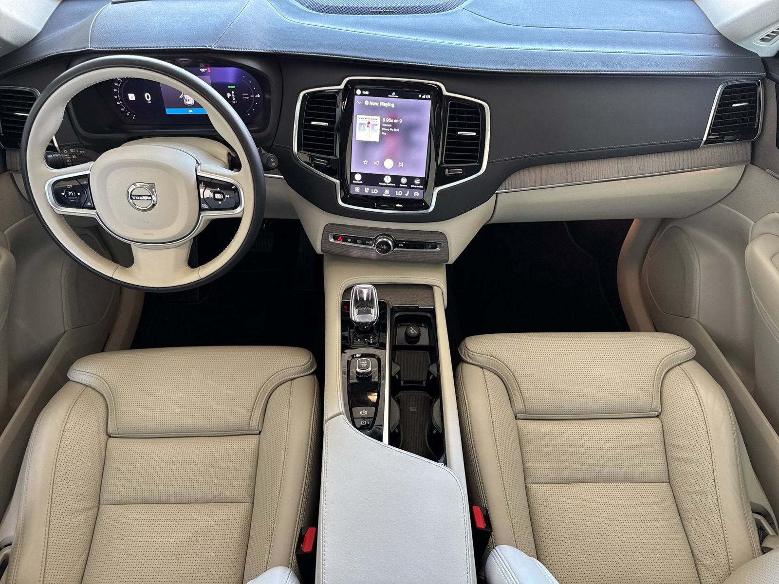 Certified 2023 Volvo XC90 T8 Ultimate w/ Protection Package Premier AWD/4WD image 4