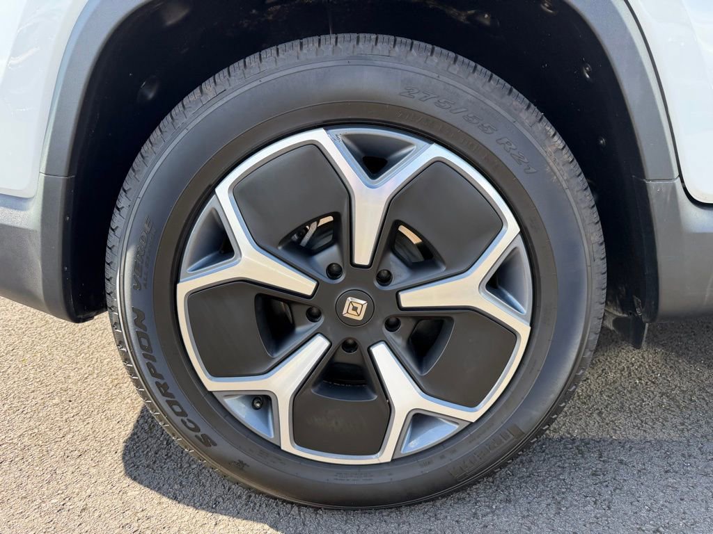 Used 2024 Rivian R1T Adventure image 9