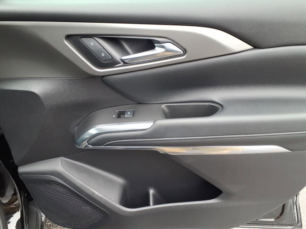 Used 2024 Chevrolet Traverse LS image 25