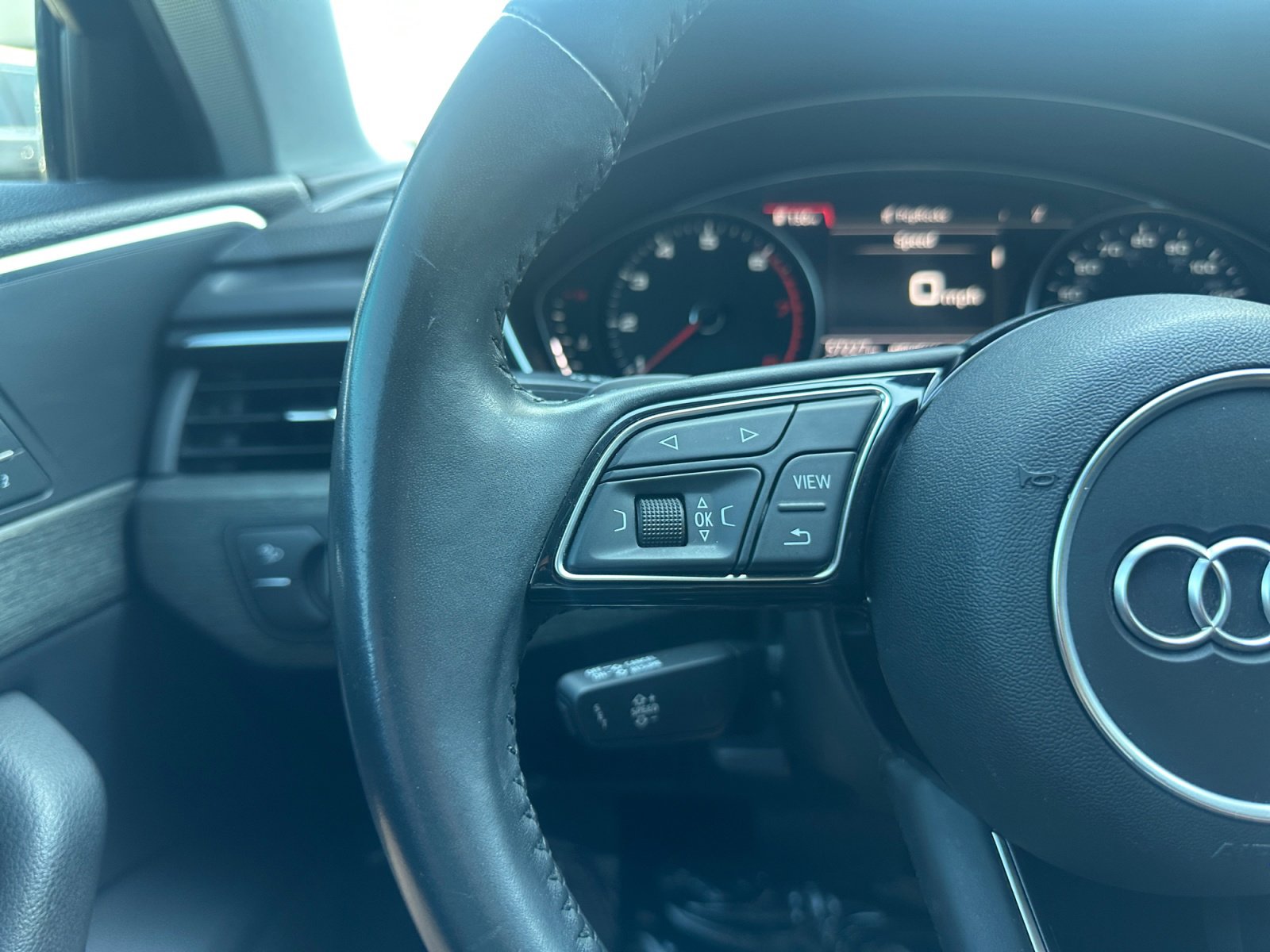 Used 2019 Audi A4 2.0T Premium image 19