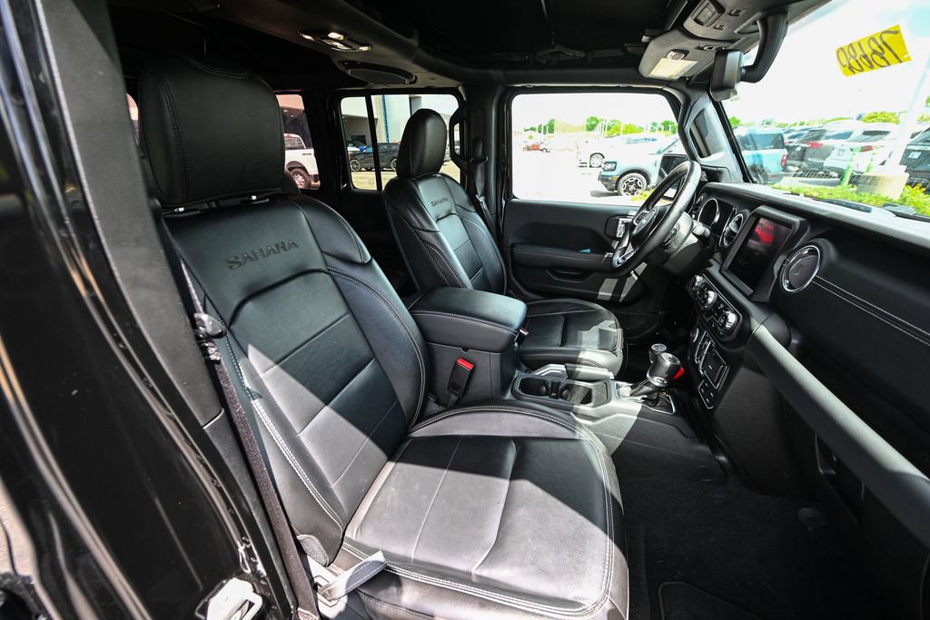Used 2023 Jeep Wrangler Unlimited Sahara w/ Cold Weather Group AWD/4WD image 24