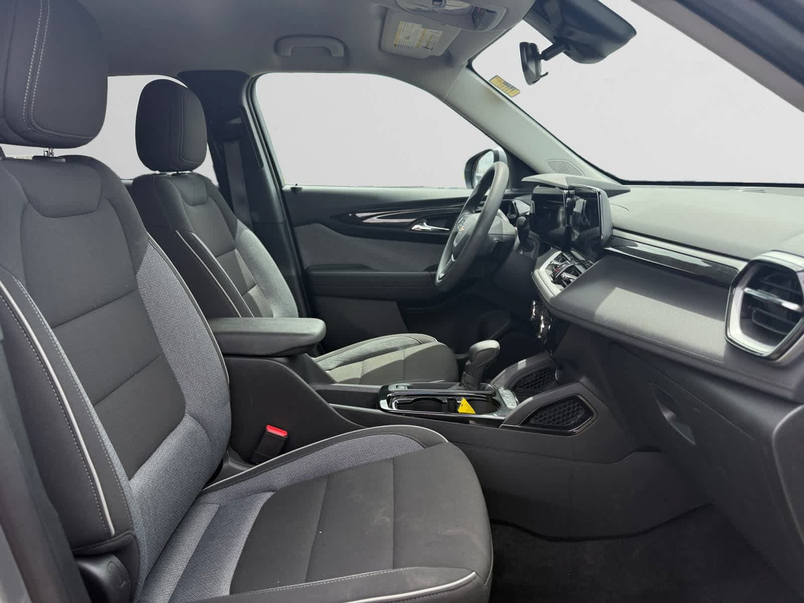 Used 2025 Chevrolet TrailBlazer LT AWD/4WD image 15