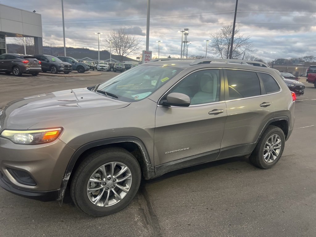 Used 2021 Jeep Cherokee Latitude Lux w/ Comfort/Convenience Group image 13