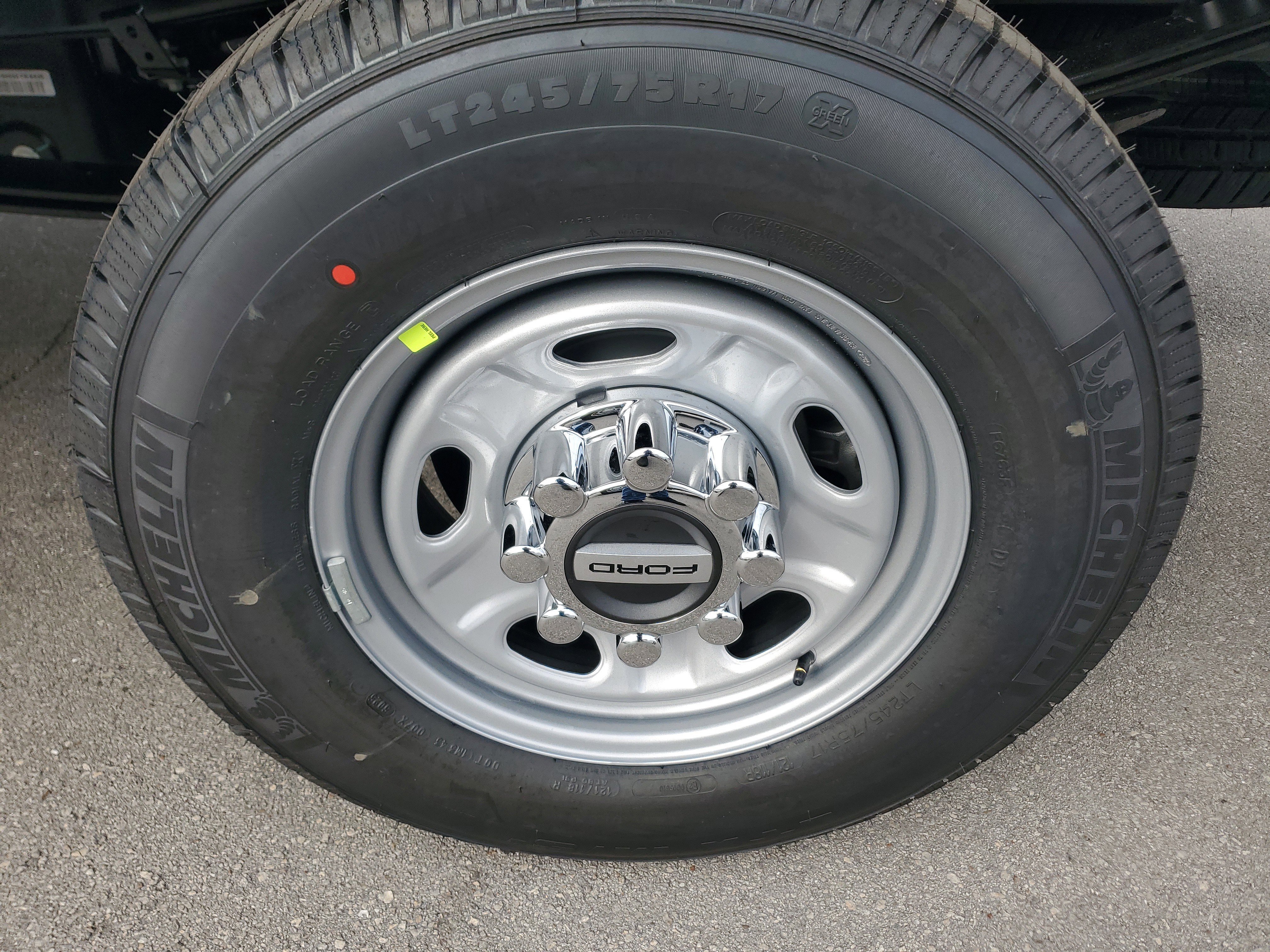 New 2026 Ford F250 XL w/ XL Chrome Package image 8