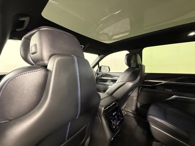 Certified 2026 Cadillac Escalade IQ Sport 1 w/ LPO, Floor Liner Package AWD/4WD image 31