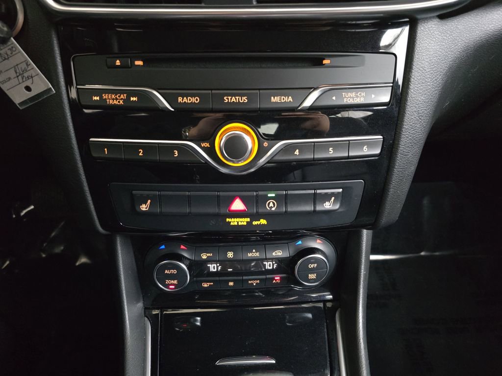 Used 2017 INFINITI QX30 AWD image 24