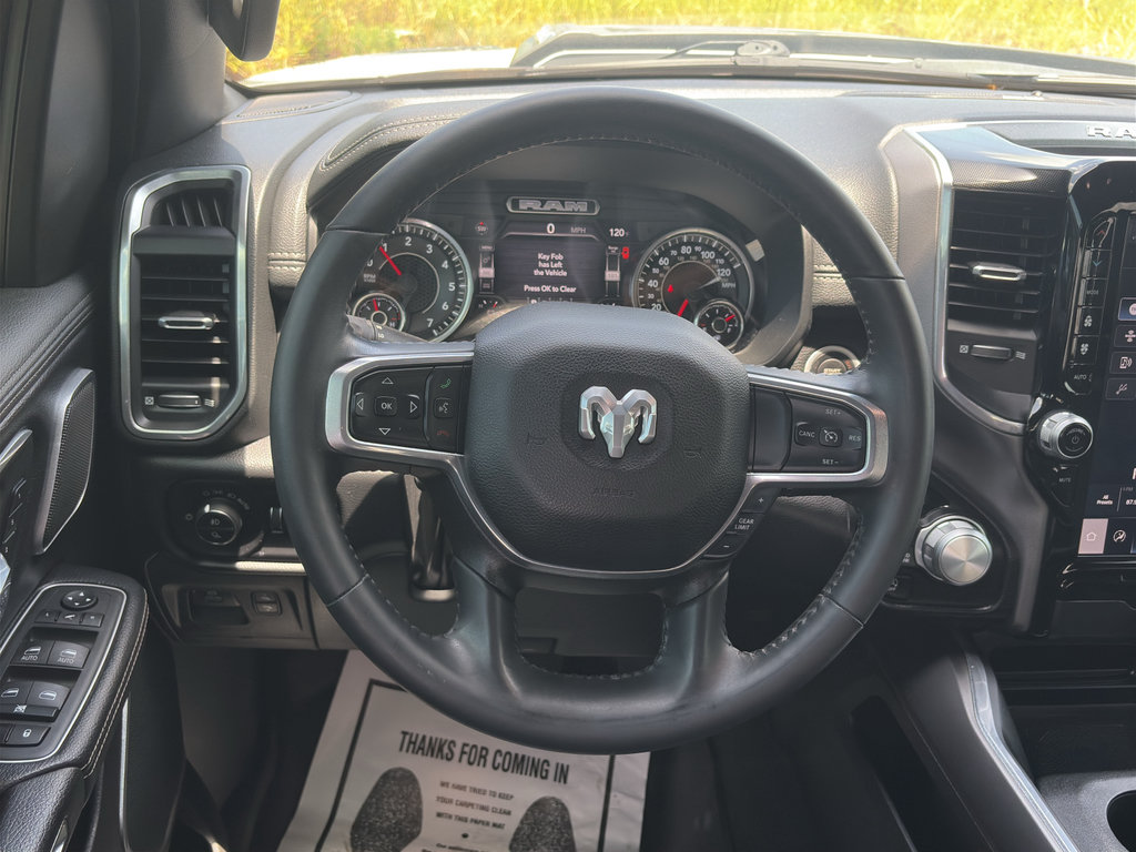Used 2022 RAM 1500 Laramie AWD/4WD image 16