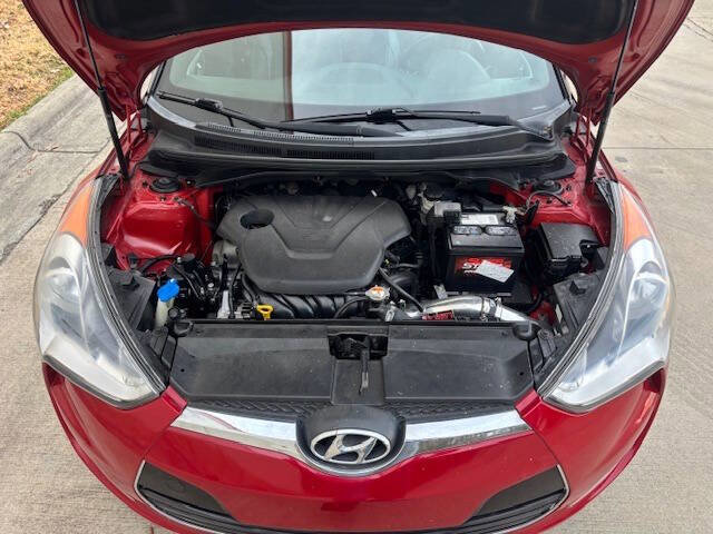 Used 2016 Hyundai Veloster w/ Option Group 02 FWD image 14