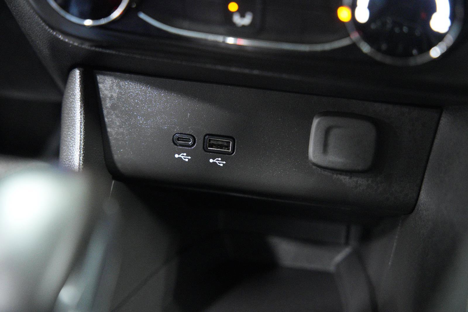 Used 2025 Buick Encore GX Preferred image 36