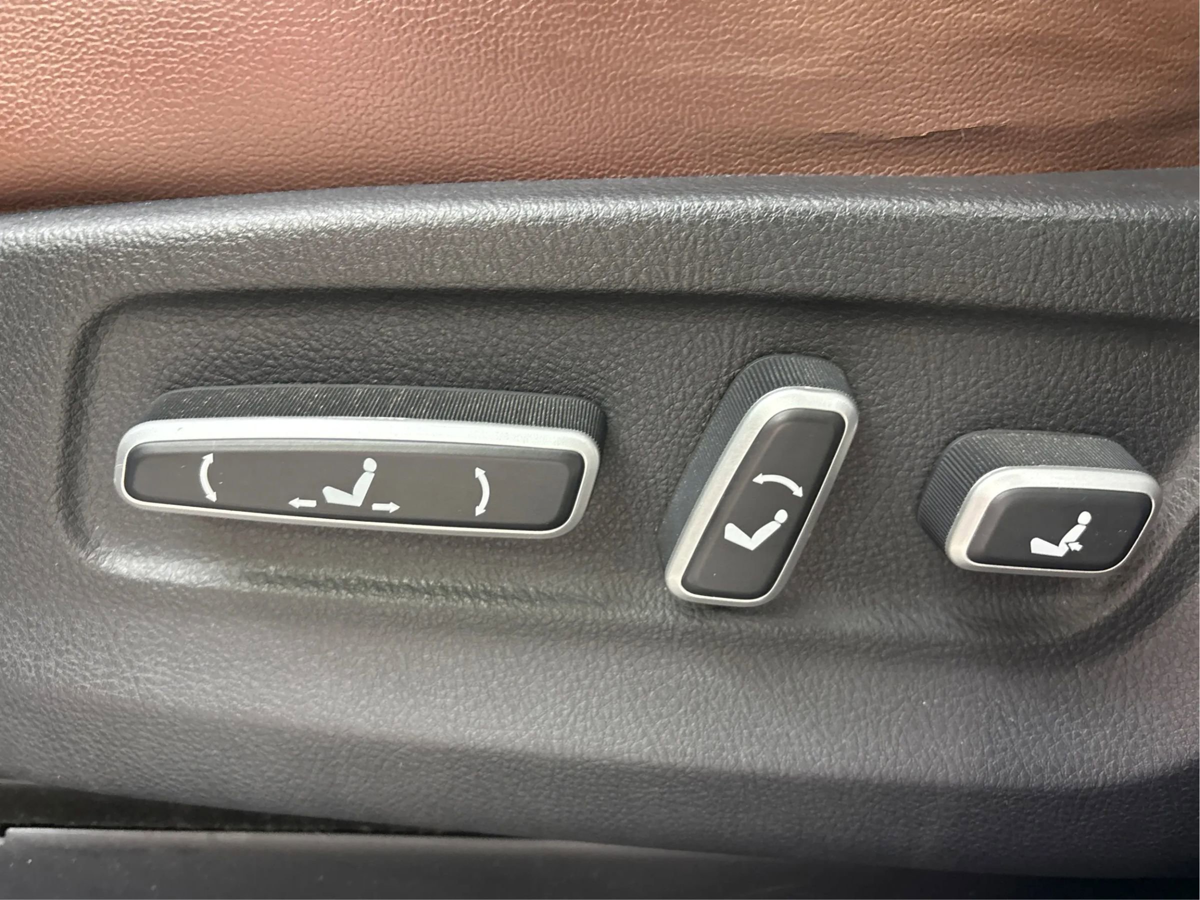 Used 2012 Hyundai Veracruz Limited image 25