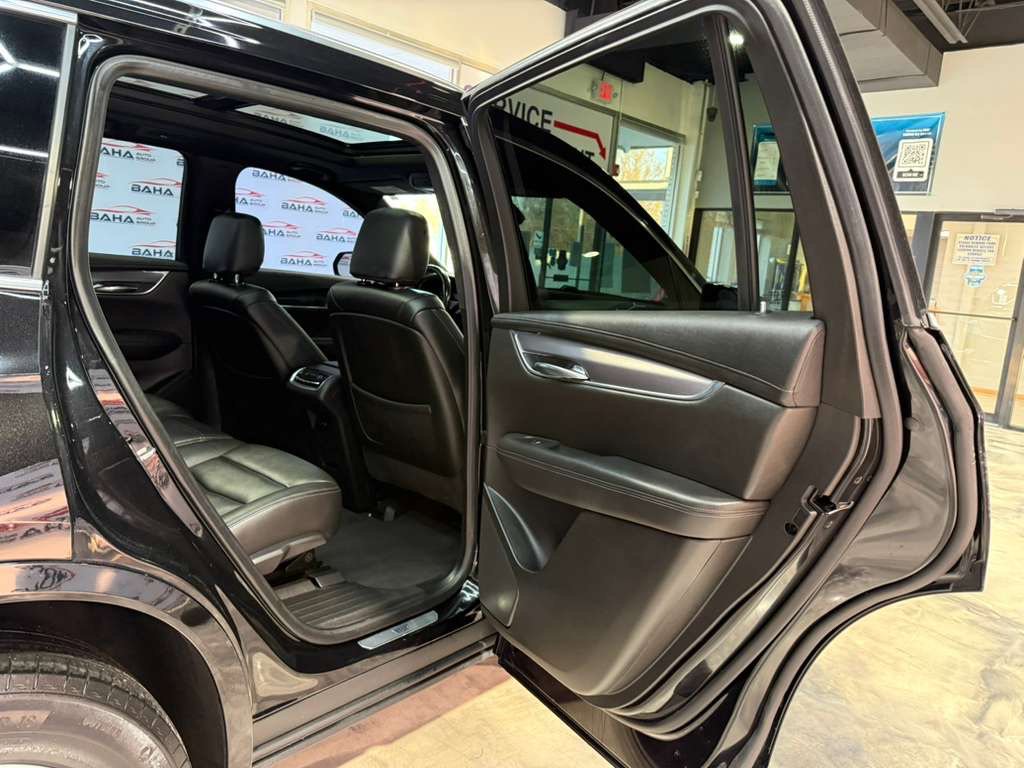 Used 2021 Cadillac XT6 Luxury image 38