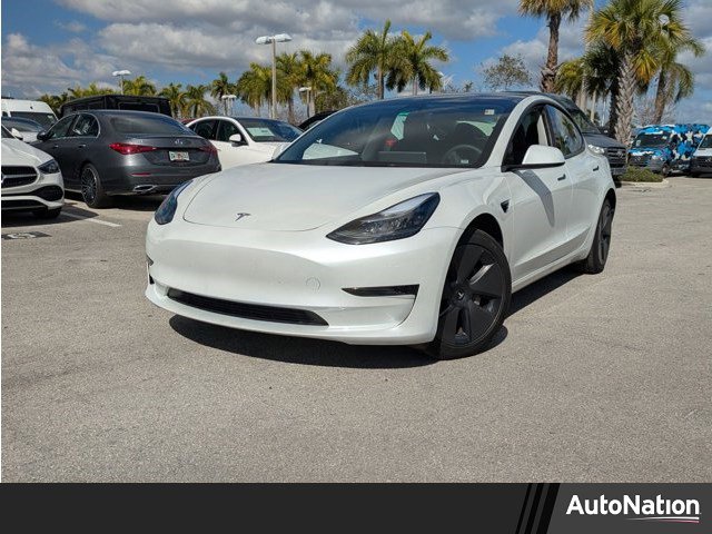 Used 2023 Tesla Model 3 Standard Range image 1