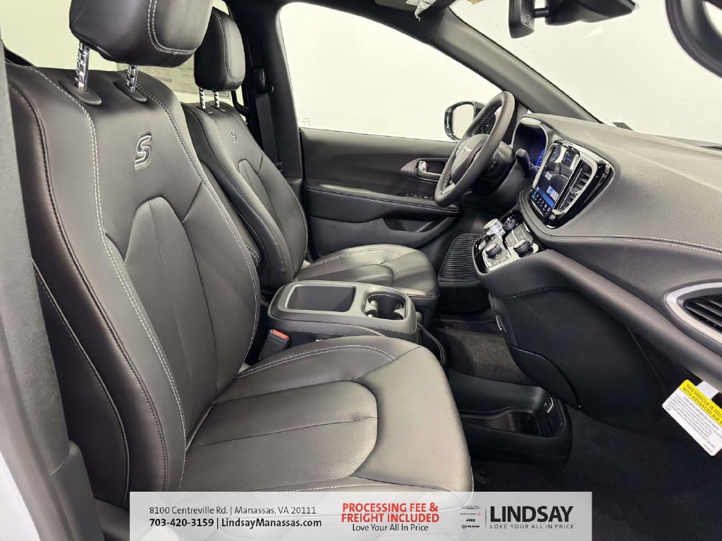 New 2026 Chrysler Pacifica Select w/ S Appearance Package FWD image 12